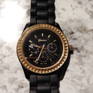 Women's Geneva Platinum Quartz Watch